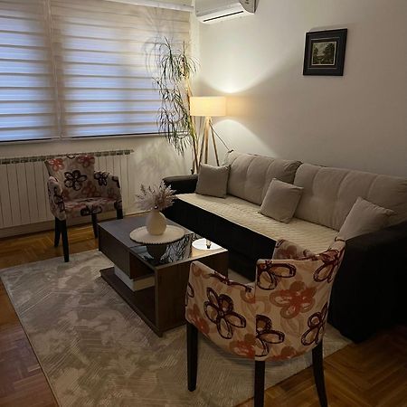 Apartman Manja Lukavica Exteriér fotografie